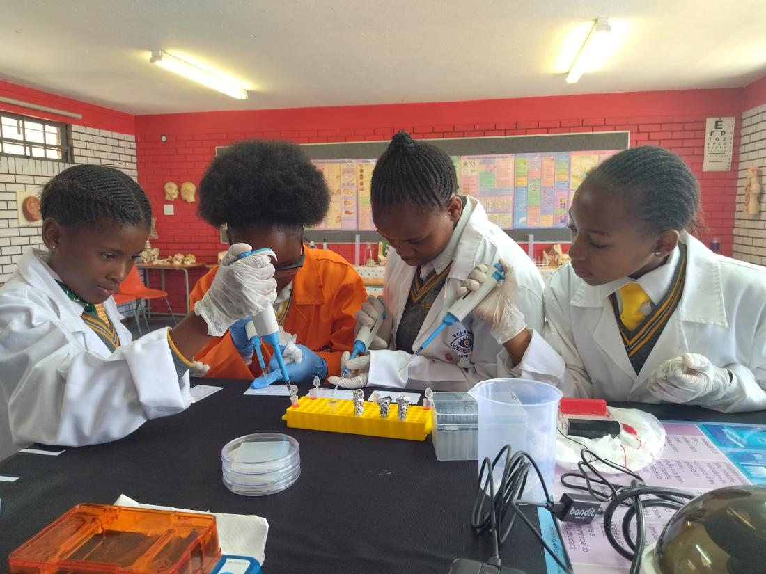 Mpilisweni School of Specialisation students micropipetting