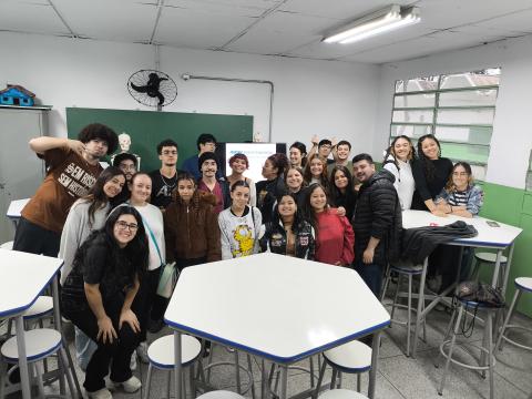 Aula na E.E. Candido Gomide