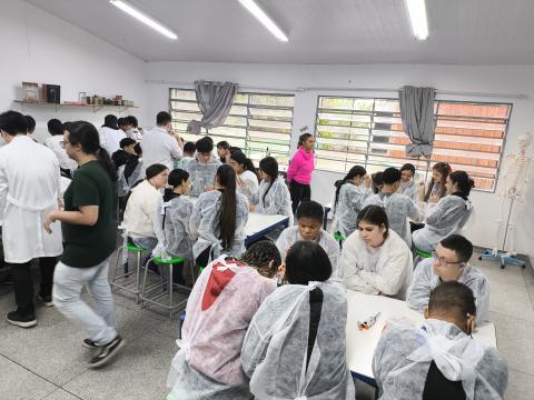 Aula na E.E. Prof. Leônidas Horta de Macedo