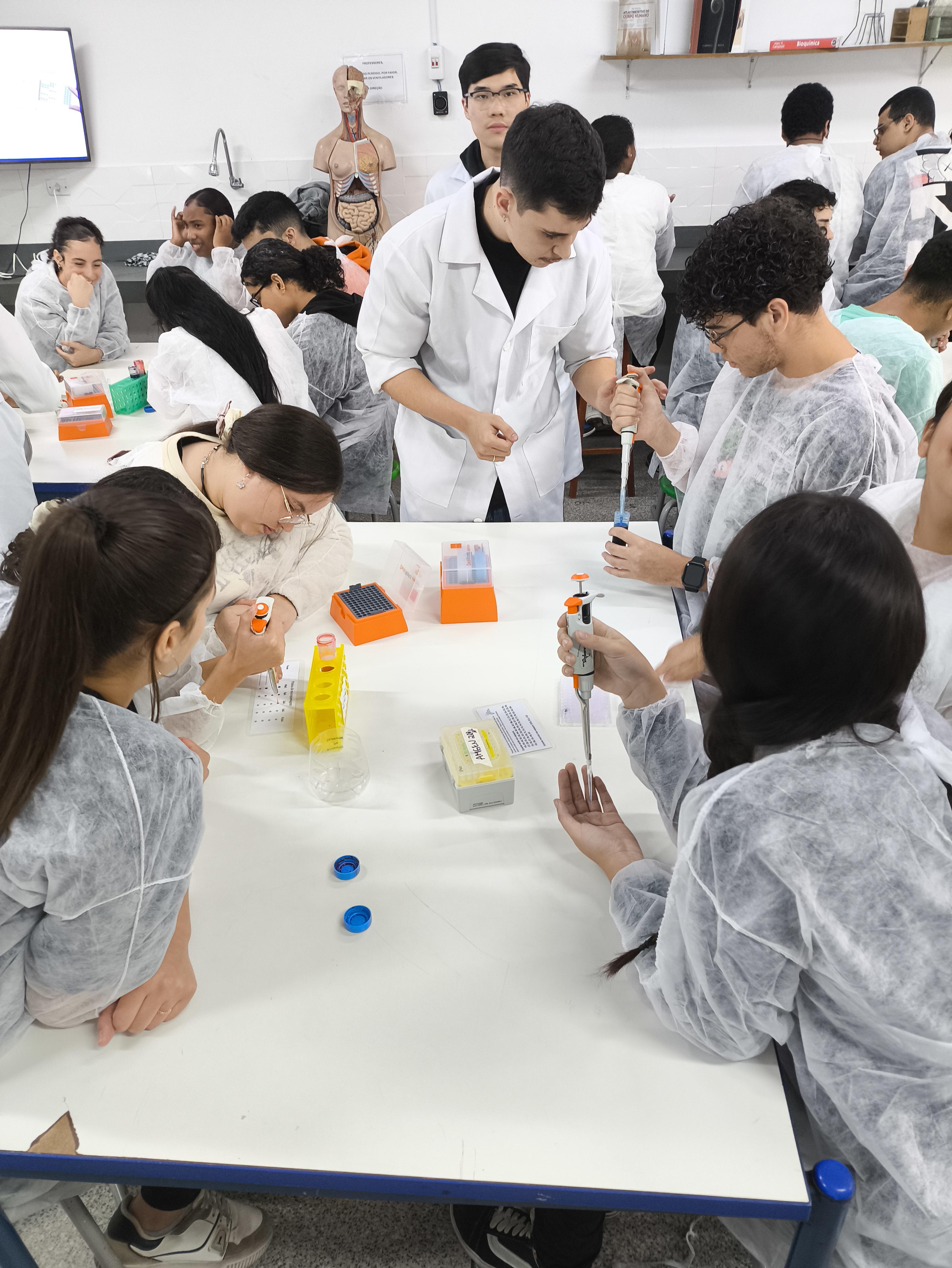 Aula na E.E. Prof. Leônidas Horta de Macedo